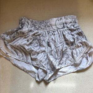 Lululemon 2.5’ Hotty Hot Patterned Shorts